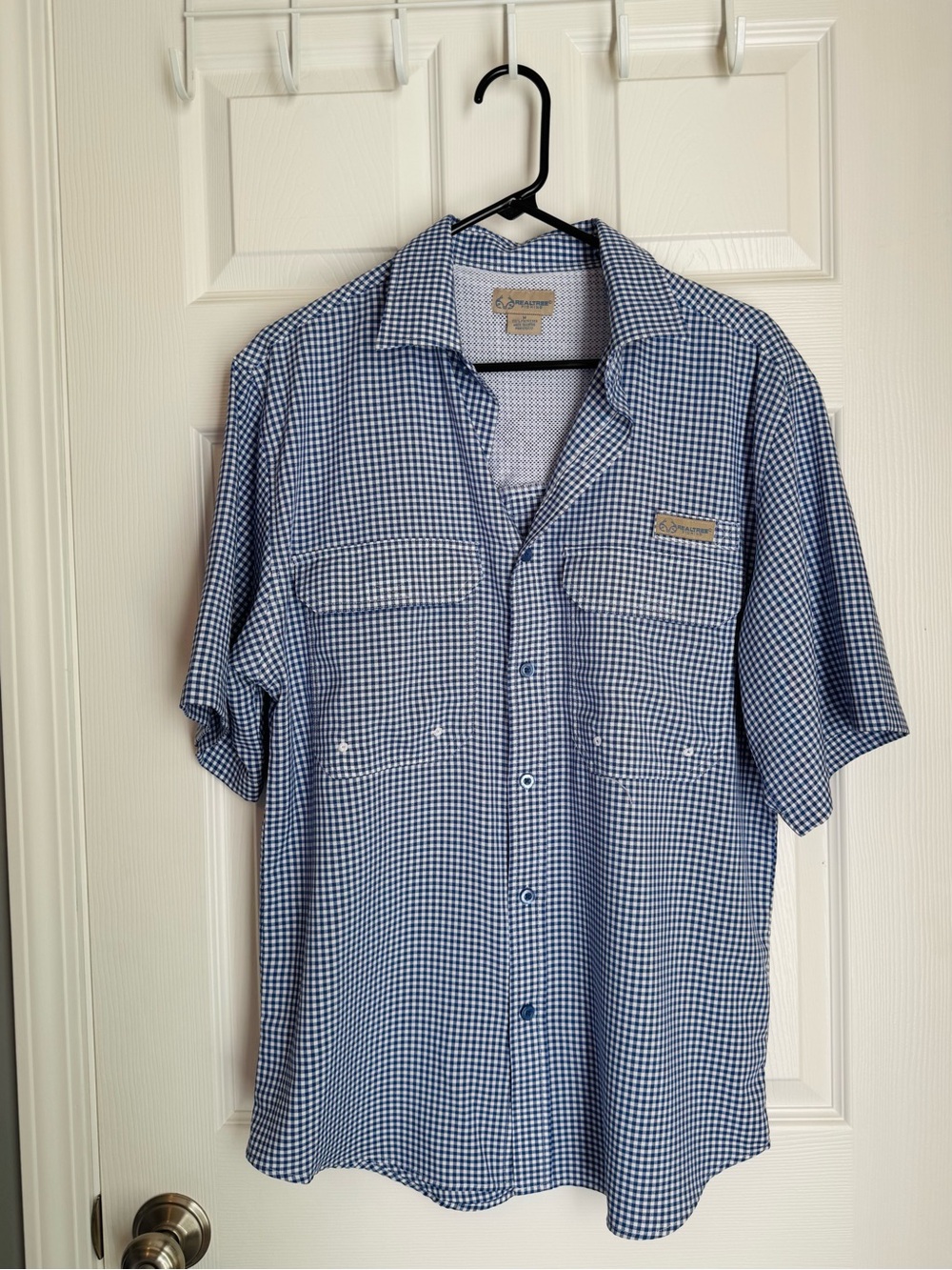 Realtree Blue and White Gingham Short-Sleeve Button Shirt 🎣